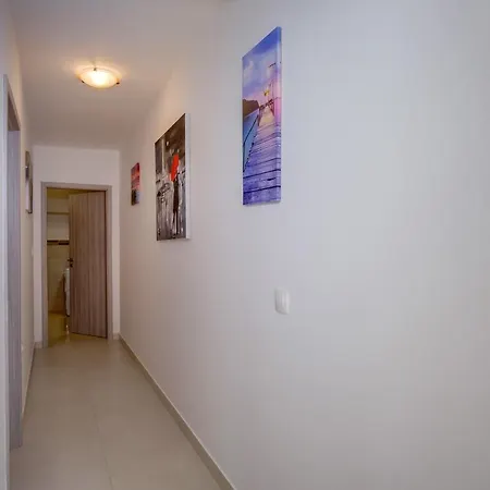 Angela Apartman